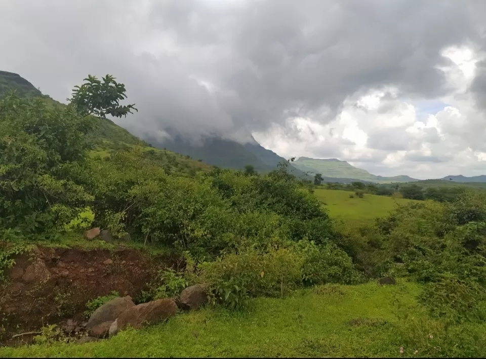 Photo of OASIS BEHIND CLOUDS (SALHER FORT)#roadtrip#salherfort#moonsoon#friends#trips#goodvibes#crazyfriends by Nirav Dhimmar