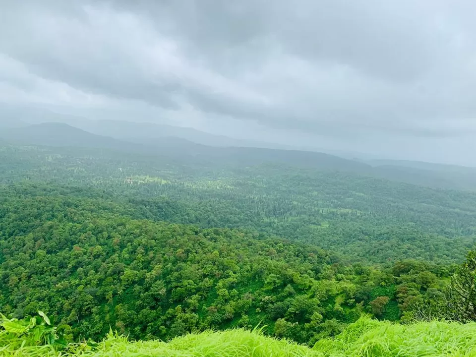 Photo of ROOPGADH FORT#roopgadhfort#moonsoon#forest#cloud#scrazyfriends#goodvibes#fort#trekking by Nirav Dhimmar