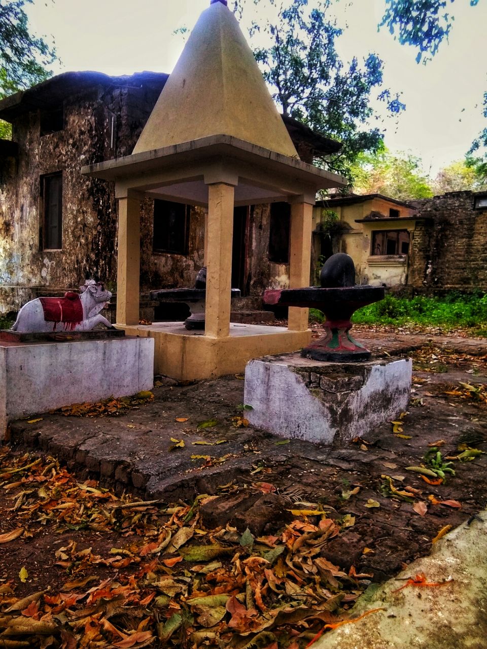 Photo of Beatles Ashram, Swarg Ashram, Rishikesh, Uttarakhand, India by The nomadic girl