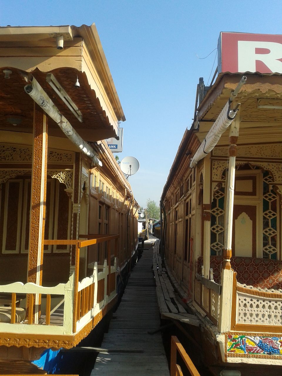 Photo of Houseboats-The floating Houses of Kashmir 6/14 by Nitish Arora