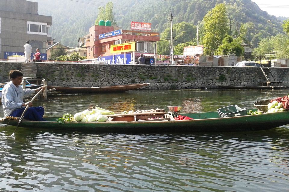 Photo of Houseboats-The floating Houses of Kashmir 13/14 by Nitish Arora
