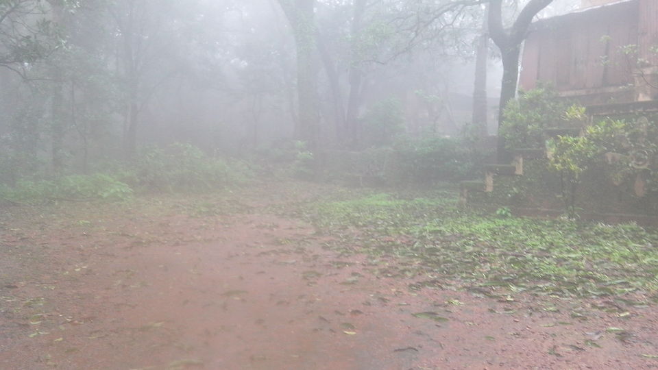 Photo of Through the foggy trails of Matheran 12/18 by Nathan Fichardo