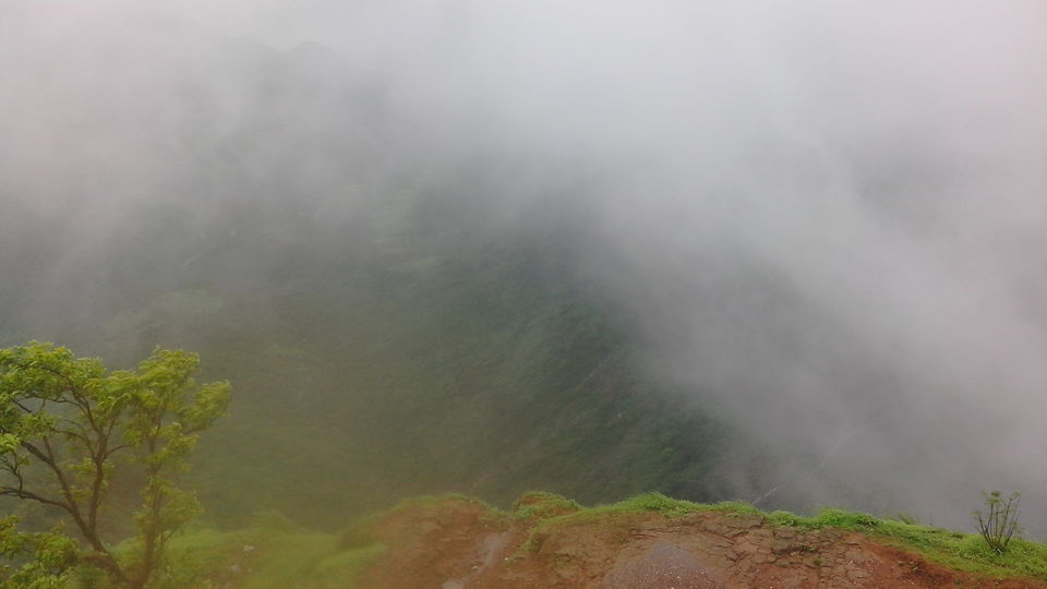 Photo of Through the foggy trails of Matheran 16/18 by Nathan Fichardo