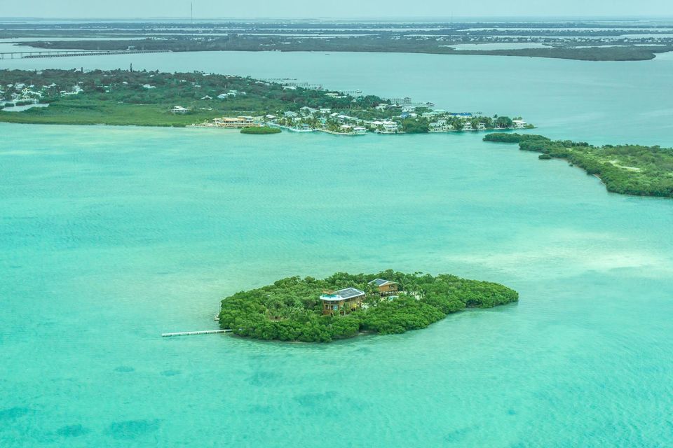 Photo of 12 Breathtaking Private Islands You Can Own For A Night On Your Next Vacation 13/24 by Disha Kapkoti
