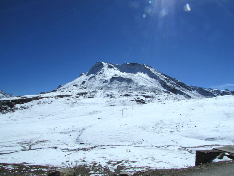 Photo of Manali- Beauty of hills, snow and greens. 17/20 by anila