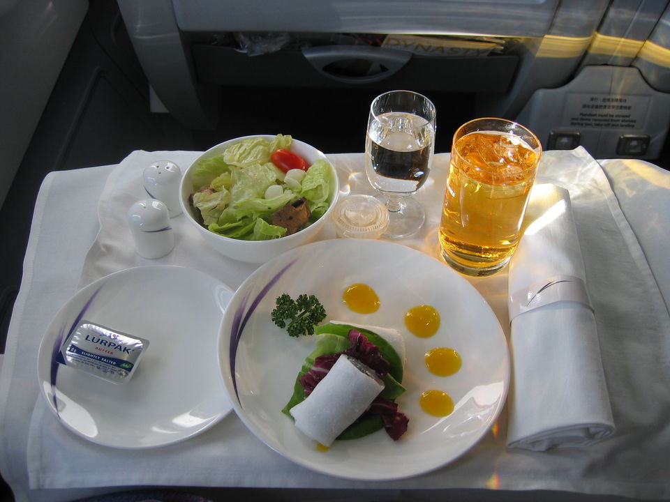 Photo of 10 tips to survive a long-haul flight 4/11 by Priyam Bagga