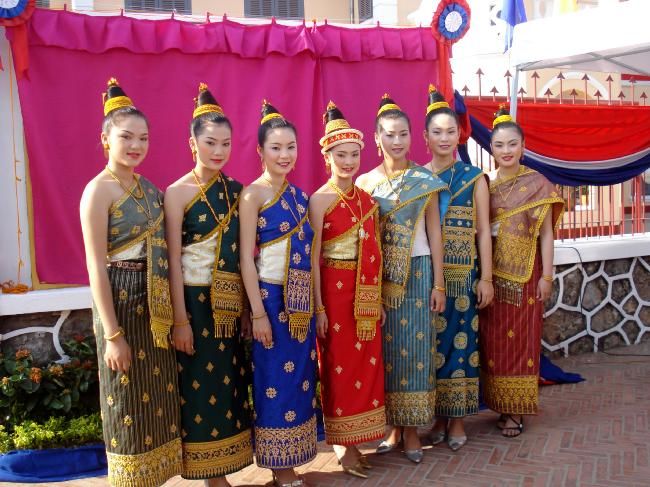 Photo of 9 Stunning Traditional Dresses In The World That You Should Wear Atleast Once 16/19 by Priyam Bagga
