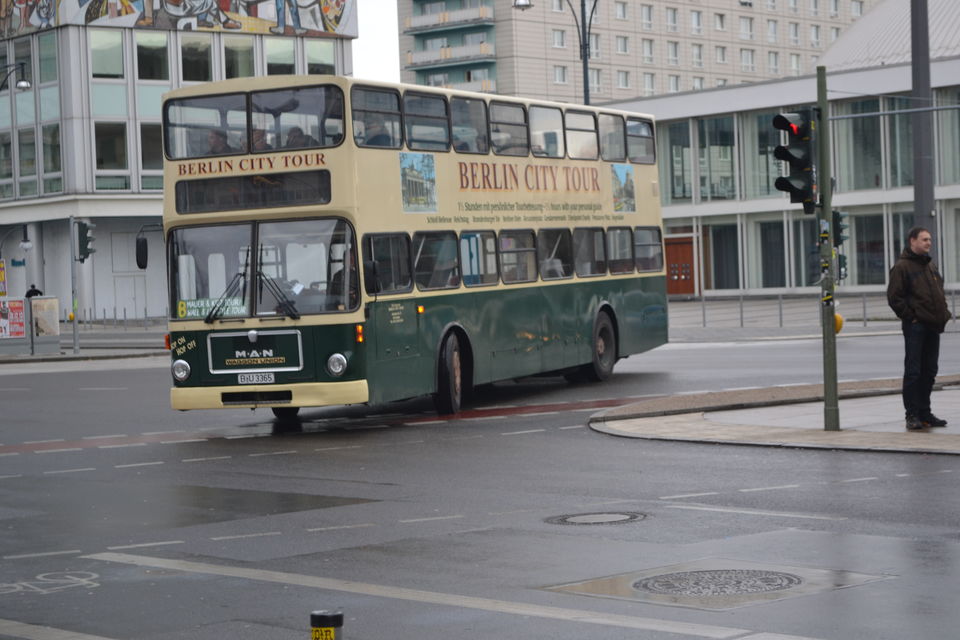 Photo of Hop On! Why Hop On Hop Off Buses Are The Best For Sightseeing 1/1 by Diksha Sahni Ghosh