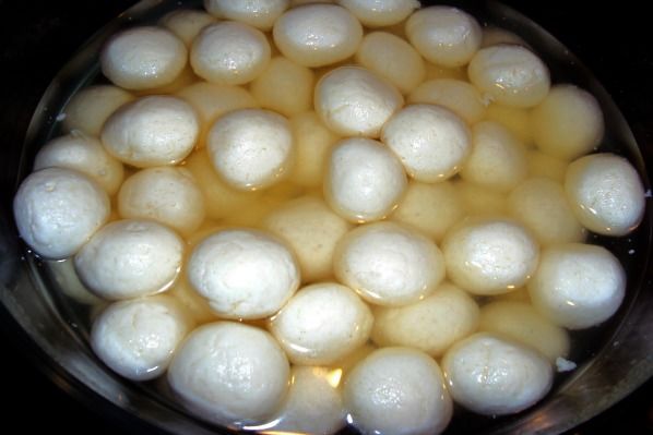 Photo of Desserts From Around The World That You Have To Try Before You Die! 1/6 by Adyasha Dash (The Wandering Mind)