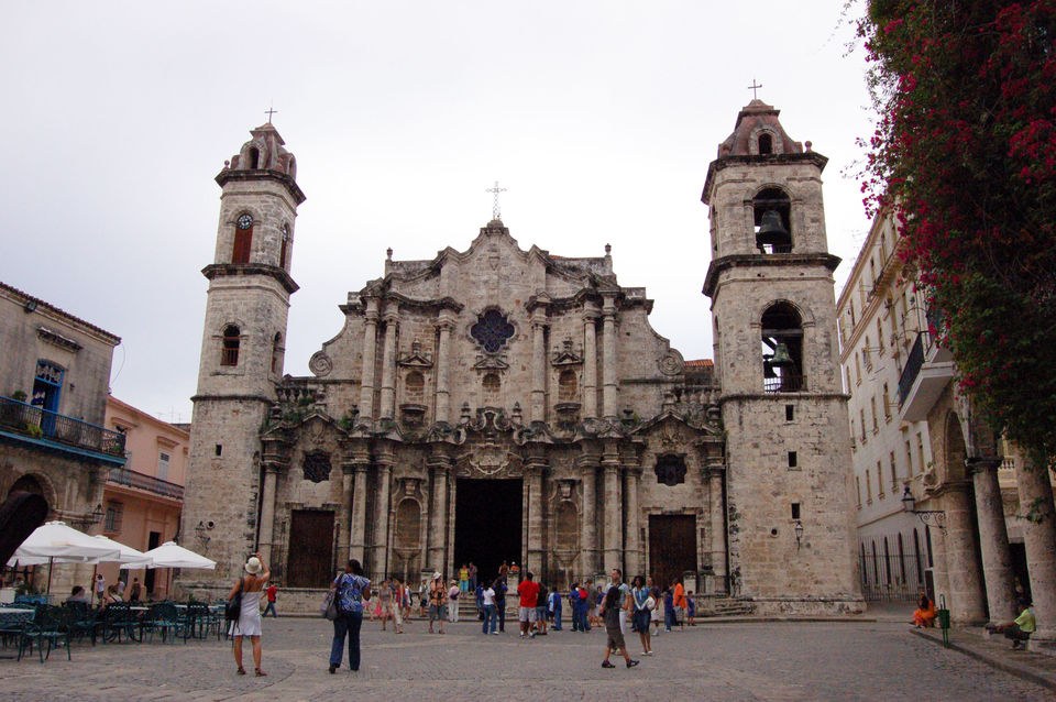 Photo of Around the streets of Habana Vieja, Cuba 3/8 by Ana S.