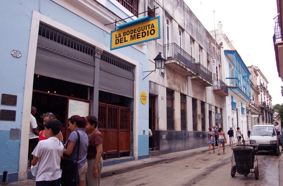 Photo of Around the streets of Habana Vieja, Cuba 5/8 by Ana S.