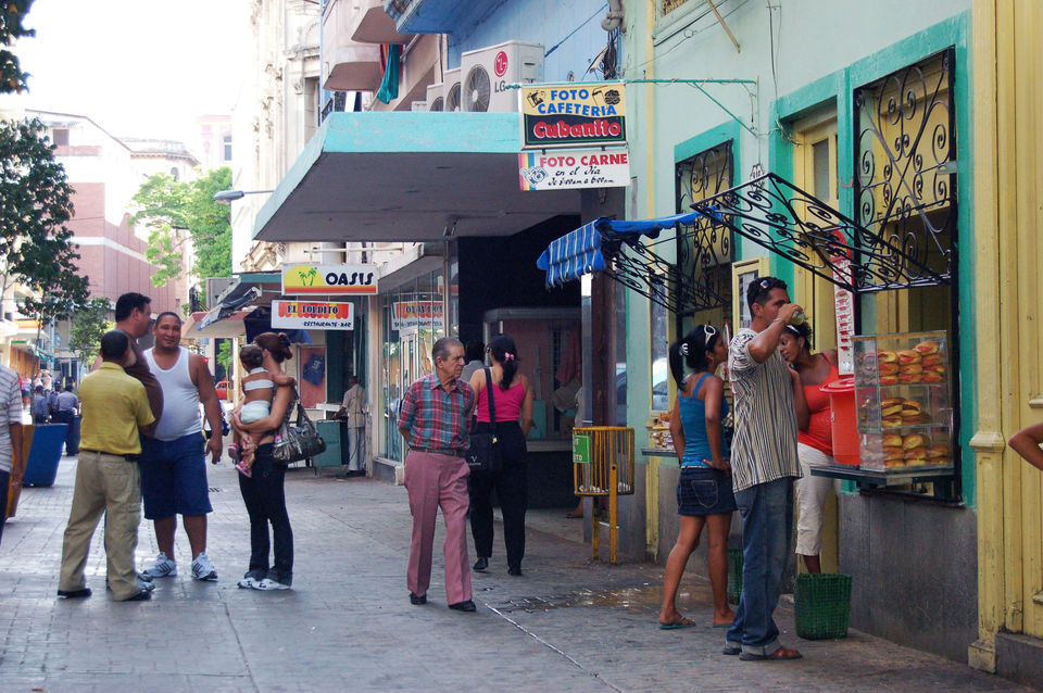 Photo of Around the streets of Habana Vieja, Cuba 7/8 by Ana S.