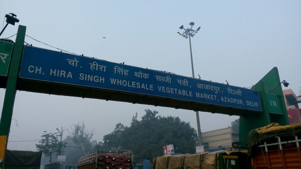 Photo of Azadpur Subzi Mandi – Asia's largest wholesale fruits and vegetables market 45/46 by Travellian.in