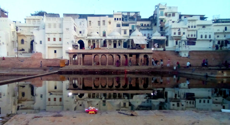 Photo of A Parikrama at the Pushkar Ghat 5/9 by Polomi M (Curious Traveler)