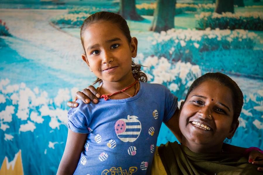 Photo of Australian Travelers Played Secret Santa to a Homeless Girl in India and Changed Her Life Forever 18/24 by Sreshti Verma