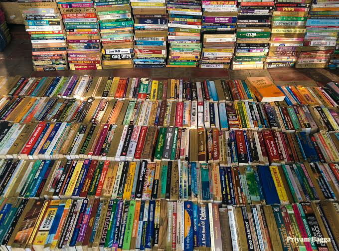 Photo of Why I Fell In Love With The Sunday Book Market At Daryaganj, Delhi, And You Will Too 6/11 by Priyam Bagga