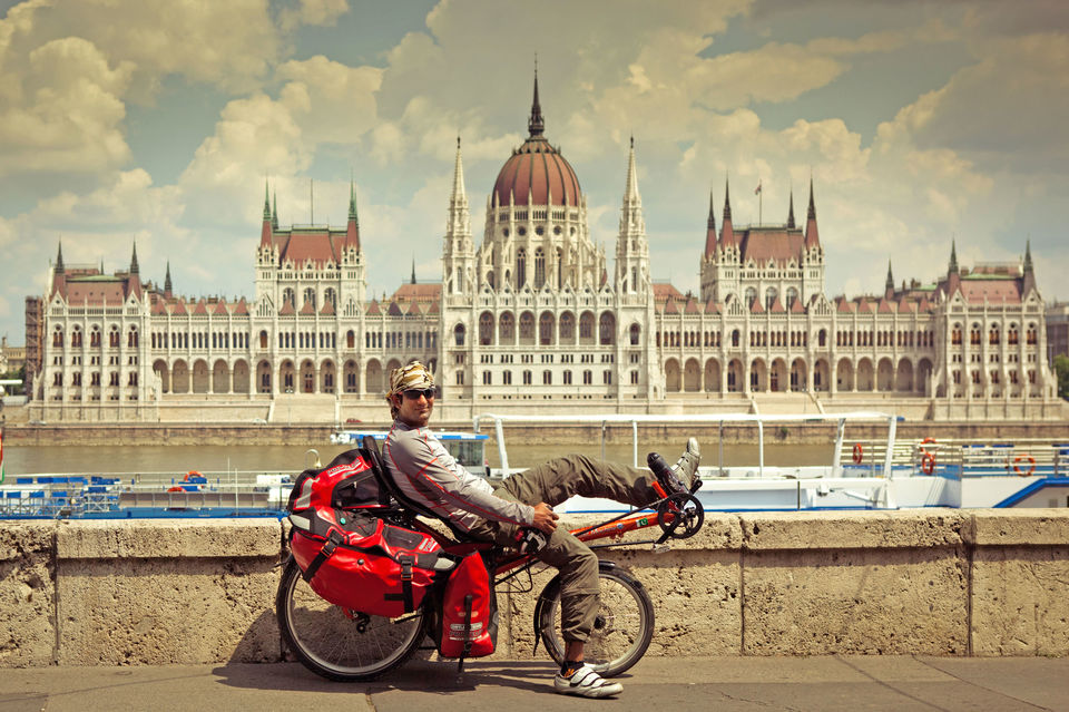Photo of This Photographer Cycled From Germany To Pakistan And His Journey Would Be Every Traveller's Dream 4/15 by Disha Kapkoti