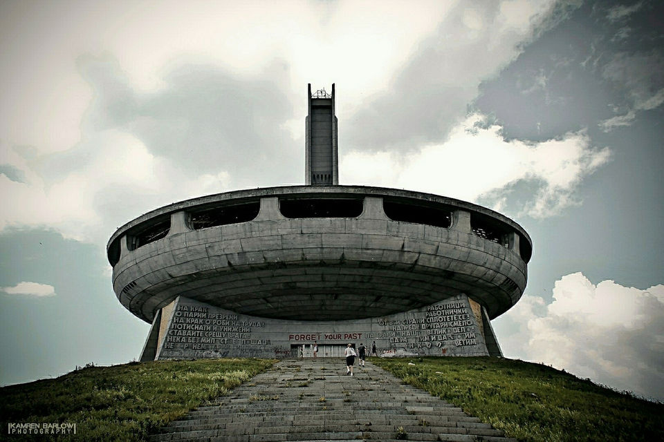 Photo of Abandoned Places Around The World That Will Give You The Creeps 10/21 by Priyam Bagga