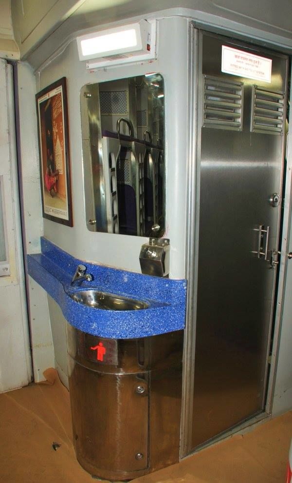 Photo of This New Indian Railways Coach Is All Set to Give Airlines a Run for Their Money 6/8 by Gunjan Upreti
