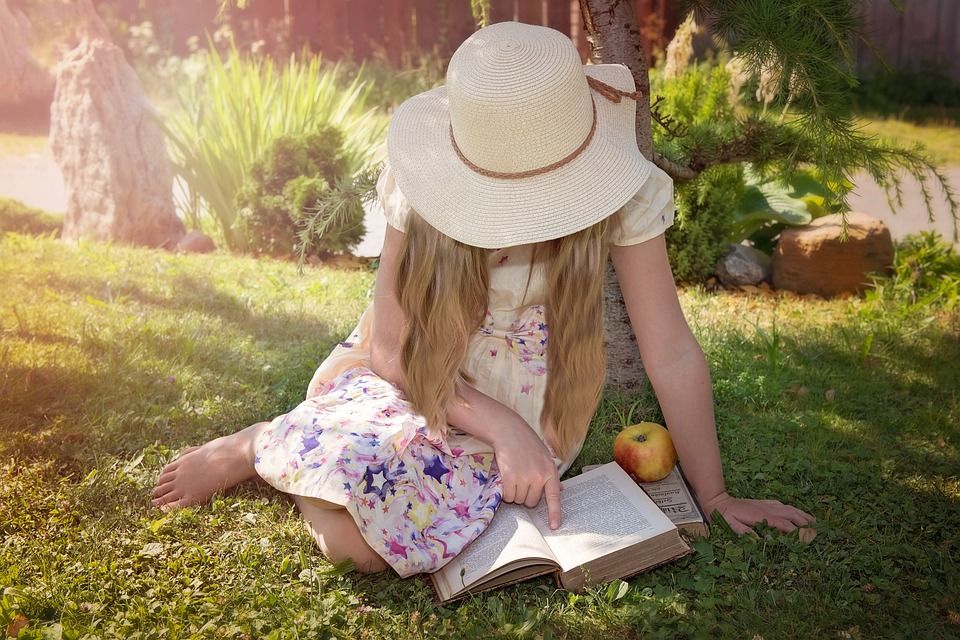 Photo of Holiday Reading List: The Best Books To Choose For Your Next Vacation 2/8 by Priyam Bagga