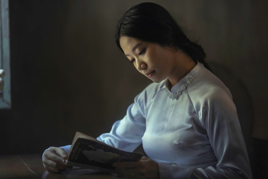 Photo of Holiday Reading List: The Best Books To Choose For Your Next Vacation 8/8 by Priyam Bagga