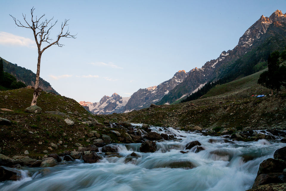 Photo of Shikaras, Noon Chai And Unmissable Things To Do In Kashmir (6D/5N) 10/16 by Tripoto