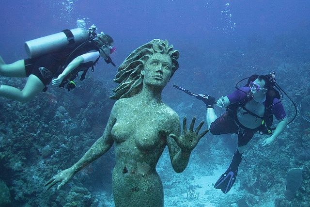 Photo of Travel Under Water To See These Unbelievable Sculptures 14/18 by Priyam Bagga