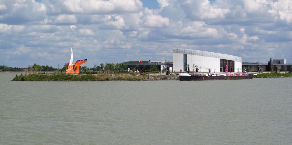 Photo of How to spend an afternoon in Bratislava? On the boat! 7/15 by Martin_Slovakation