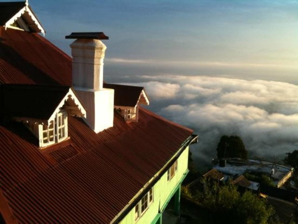 Photo of The Tea Gardens, Toy Train and Other Things to do in Darjeeling (3D/2N) 17/18 by Tripoto