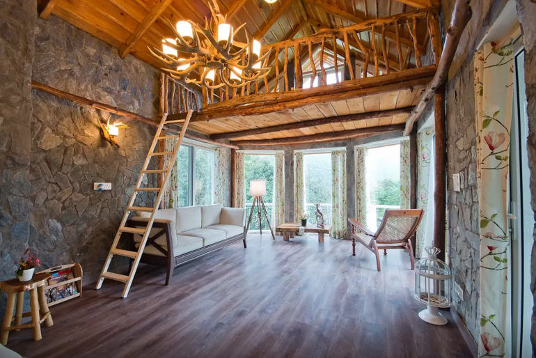 Photo of 10 Exotic Airbnb Stays In India Under Rupees 3000!! 1/30 by Krupali Jhobalia