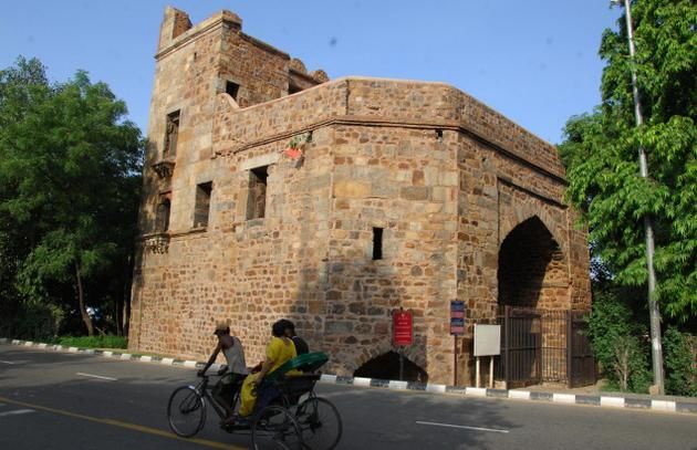Photo of 8 Not So Famous Yet Beautiful Historical Places Of Delhi Which Even Most Of The Delhiites Don't know 7/9 by Kamakshi Pal