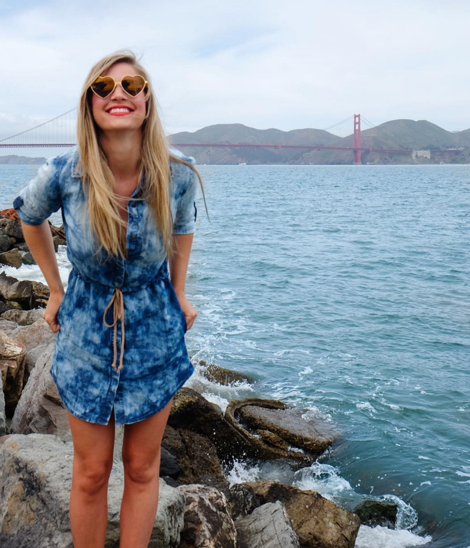 You Can Get Paid To Travel The World Meet The Blonde Abroad Who Does It Tripoto