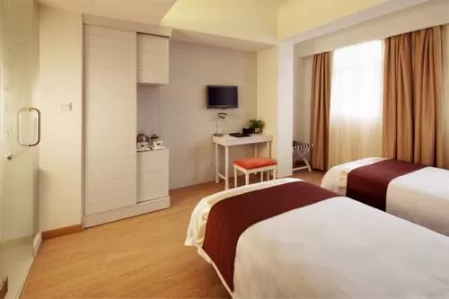 Photo of Superb Food, Fascinating Culture and Fantastic Places To Visit In Hong Kong by Tripoto