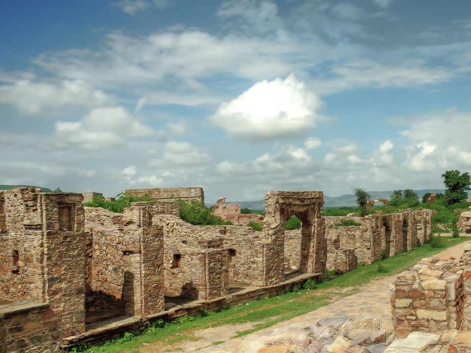 Photo of Bhangarh Fort Story: Mystery Of The Most "Haunted" Place In India 5/5 by Tripoto
