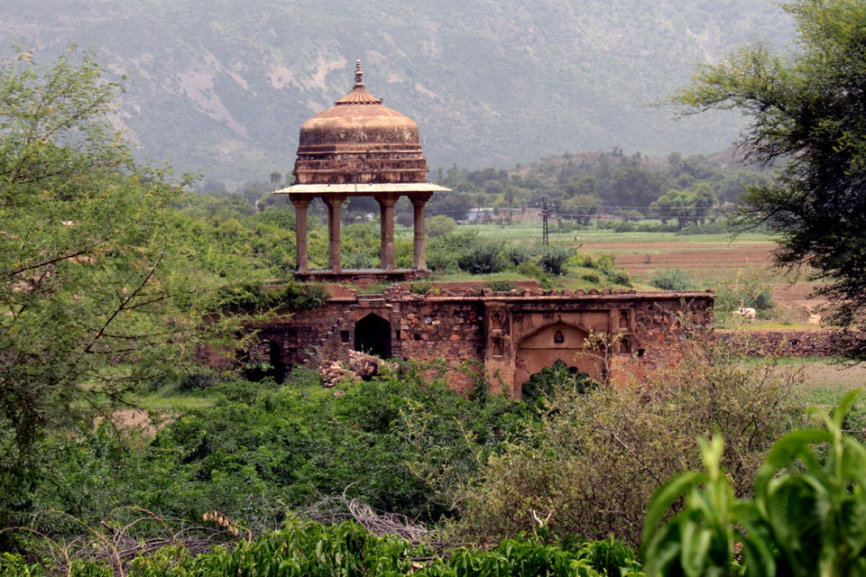 Photo of The Bhangarh Fort Story: Behind The Mystery Of The Most "Haunted" Place In India 3/5 by Tripoto
