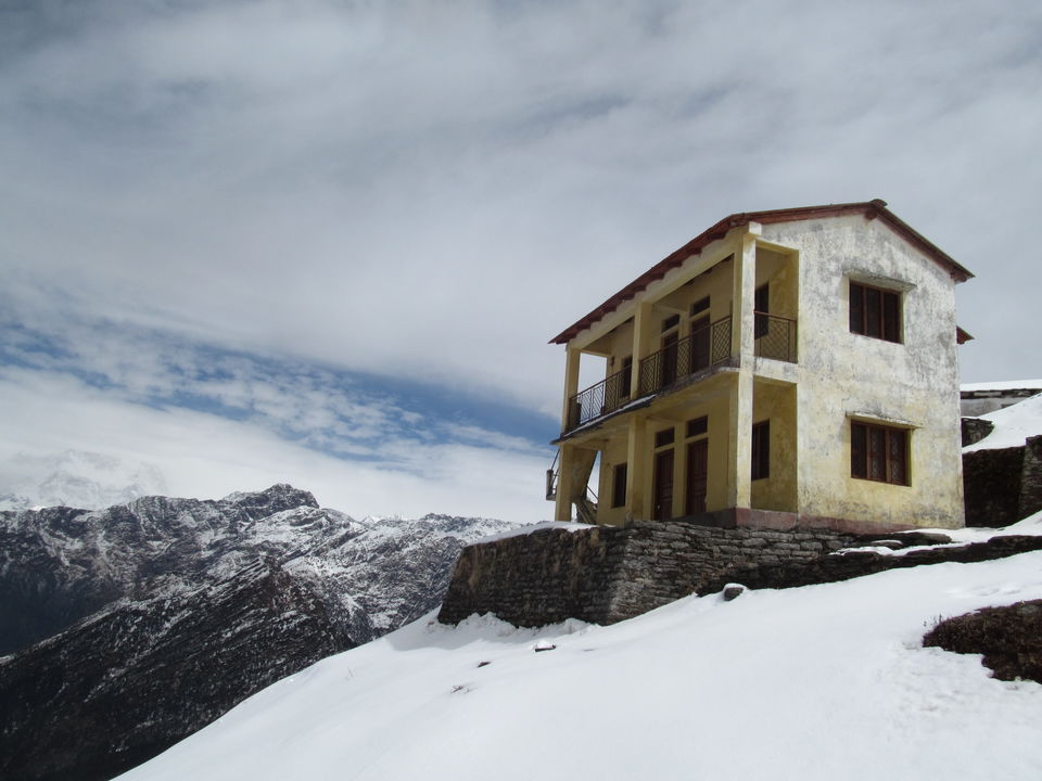 Photo of Exploring the Himalayas - Deoriatal Chandrashila Trek 56/63 by Sahil Raut