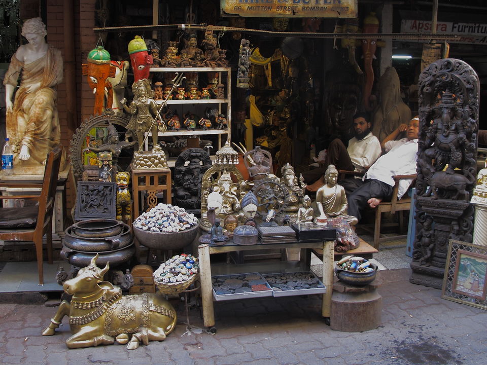 Photo of Best Flea Markets in Mumbai 1/5 by Divya