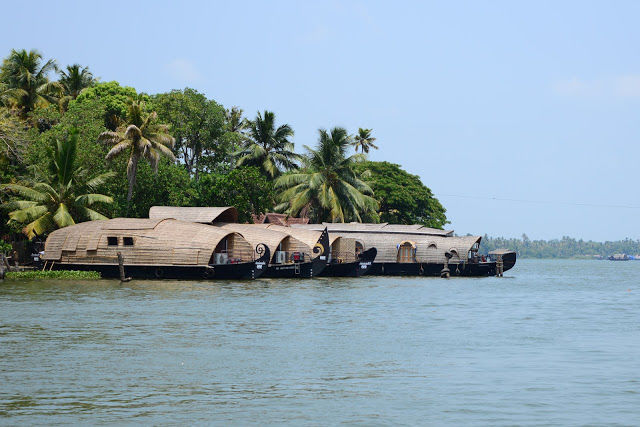 Photo of Vacationing the Kerala Backwaters 3/9 by Amul Garg