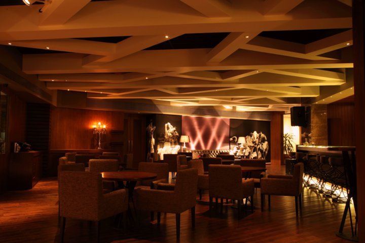 Photo of Pubs In Mumbai That Are A Tribute To Its Amazing Nightlife 9/10 by Avilasha Sarmah