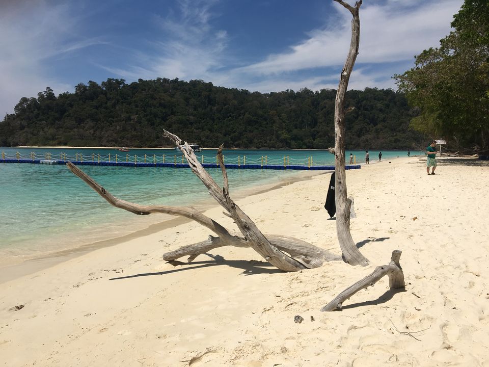 Photo of Koh Rok Yai Beach, Thailand by Vishal Wadhwani