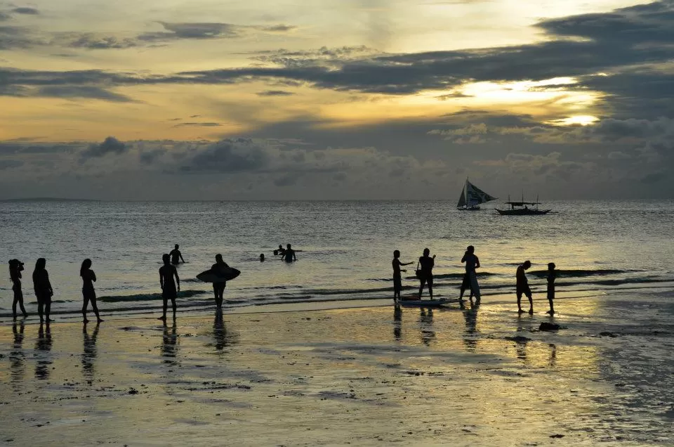 Photo of Boracay Philippines Restaurants, Amberland Plaza, Suite 509 Dona Julia Vargas Avenue 1605, Philippines by Anupriya Kapur