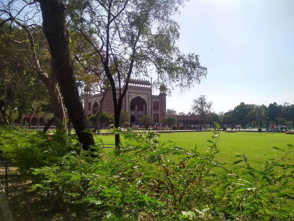 Photo of Taj Mahal...Glory Of India 5/6 by priya sarkar