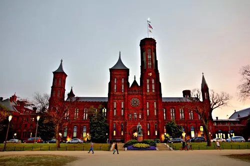 Photo of Smithsonian Information Center, Washington, DC, United States by Gargi Vishnoi
