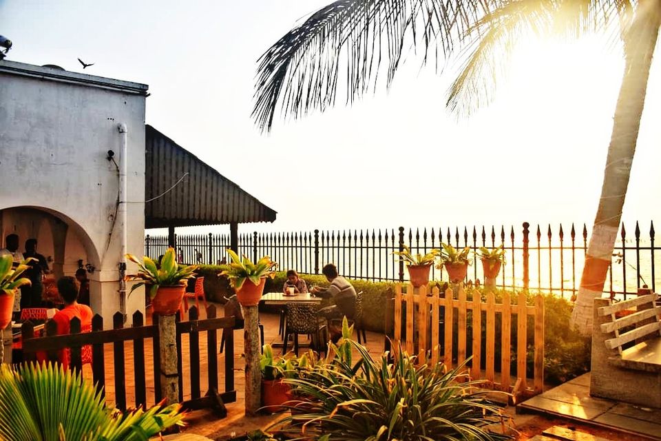 Photo of Le Café, Goubert Avenue, Near Gandhi Statue, White Town, Pondicherry, Puducherry, India by SAI MANOHAR CH