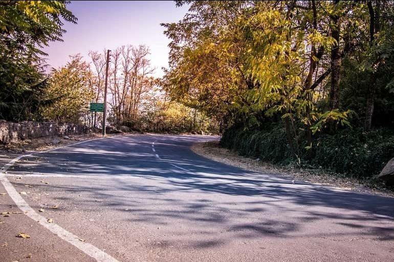 Photo of रोड ट्रिप्स के लिए इंडिया की सबसे रोमांचक और खूबसूरत सड़के by kapil kumar