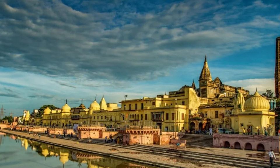 Photo of झलक दिखने लगी है राम मंदिर की तो देर किस बात की पहुच जाए अयोध्या by kapil kumar