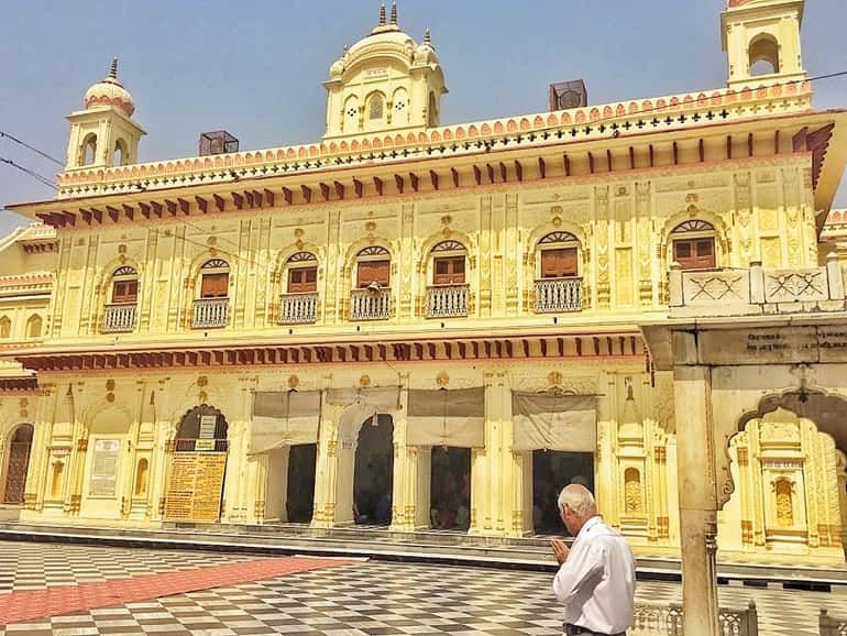 Photo of झलक दिखने लगी है राम मंदिर की तो देर किस बात की पहुच जाए अयोध्या by kapil kumar