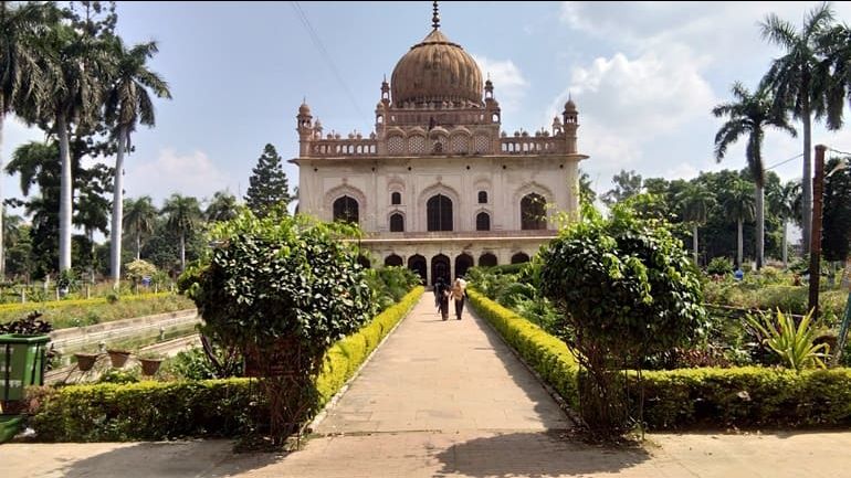 Photo of झलक दिखने लगी है राम मंदिर की तो देर किस बात की पहुच जाए अयोध्या by kapil kumar