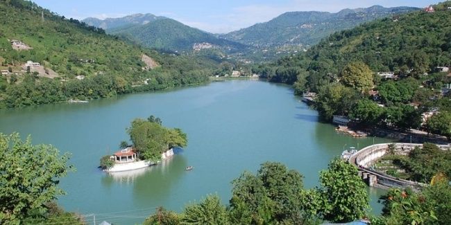 Photo of Gigantic Influences Of Sattal Lake. 3/5 by Jhanvi