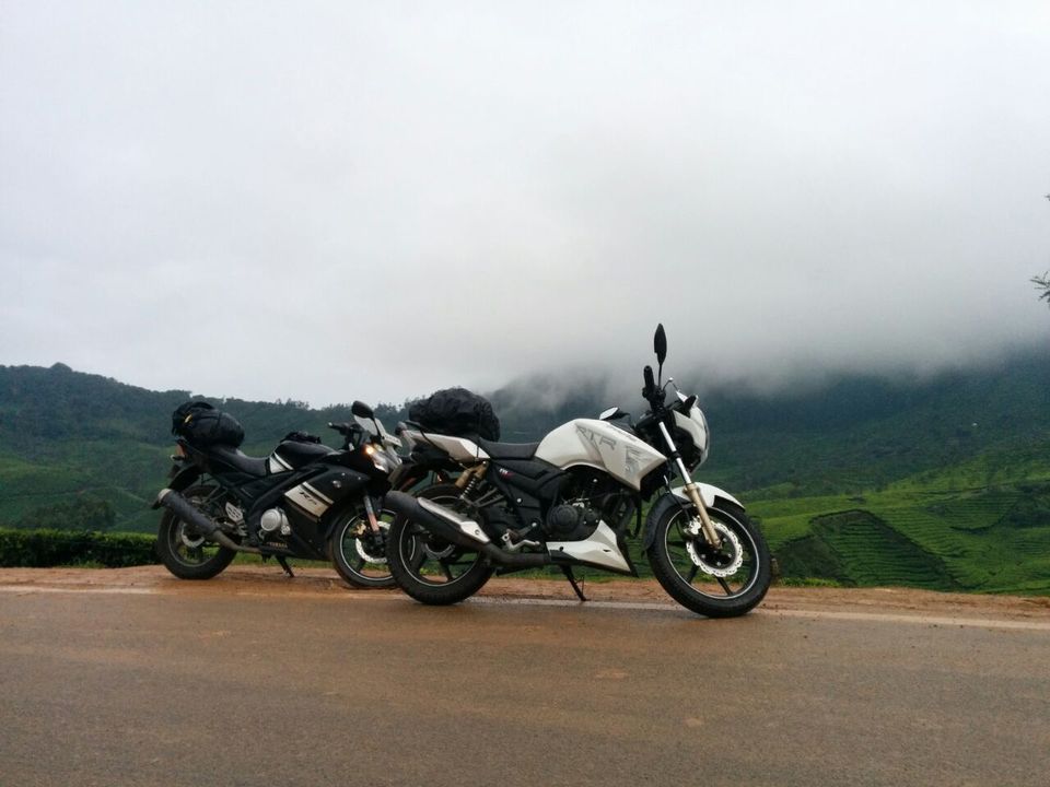 Photo of Munnar, Monsoon & Bike - Awesome Threesome 32/38 by Piyush Aggarwal